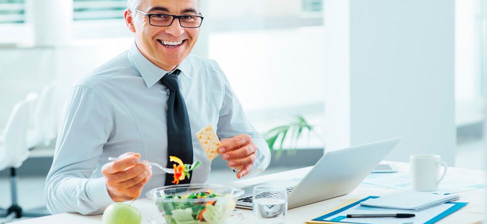 Un bărbat pe o dietă cu prostatită